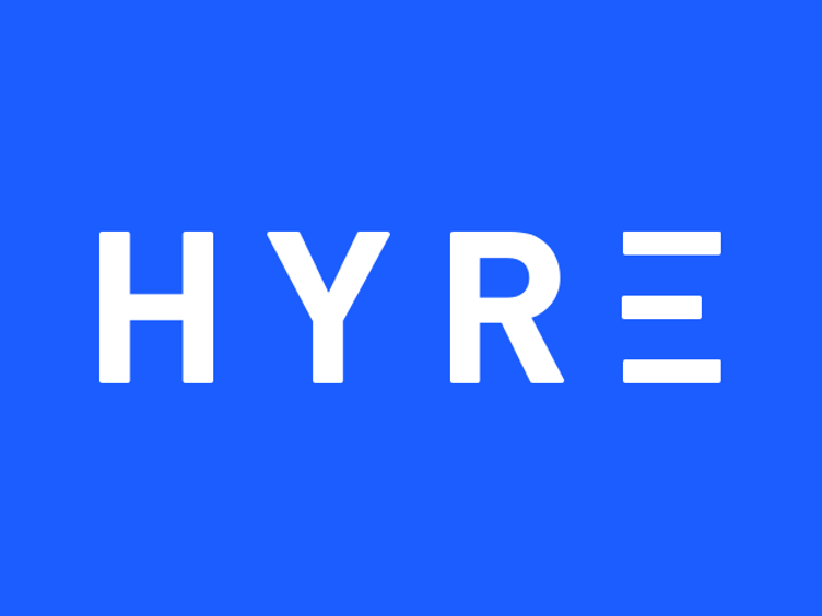 HYRE-logo med fet hvit tekst på blå bakgrunn